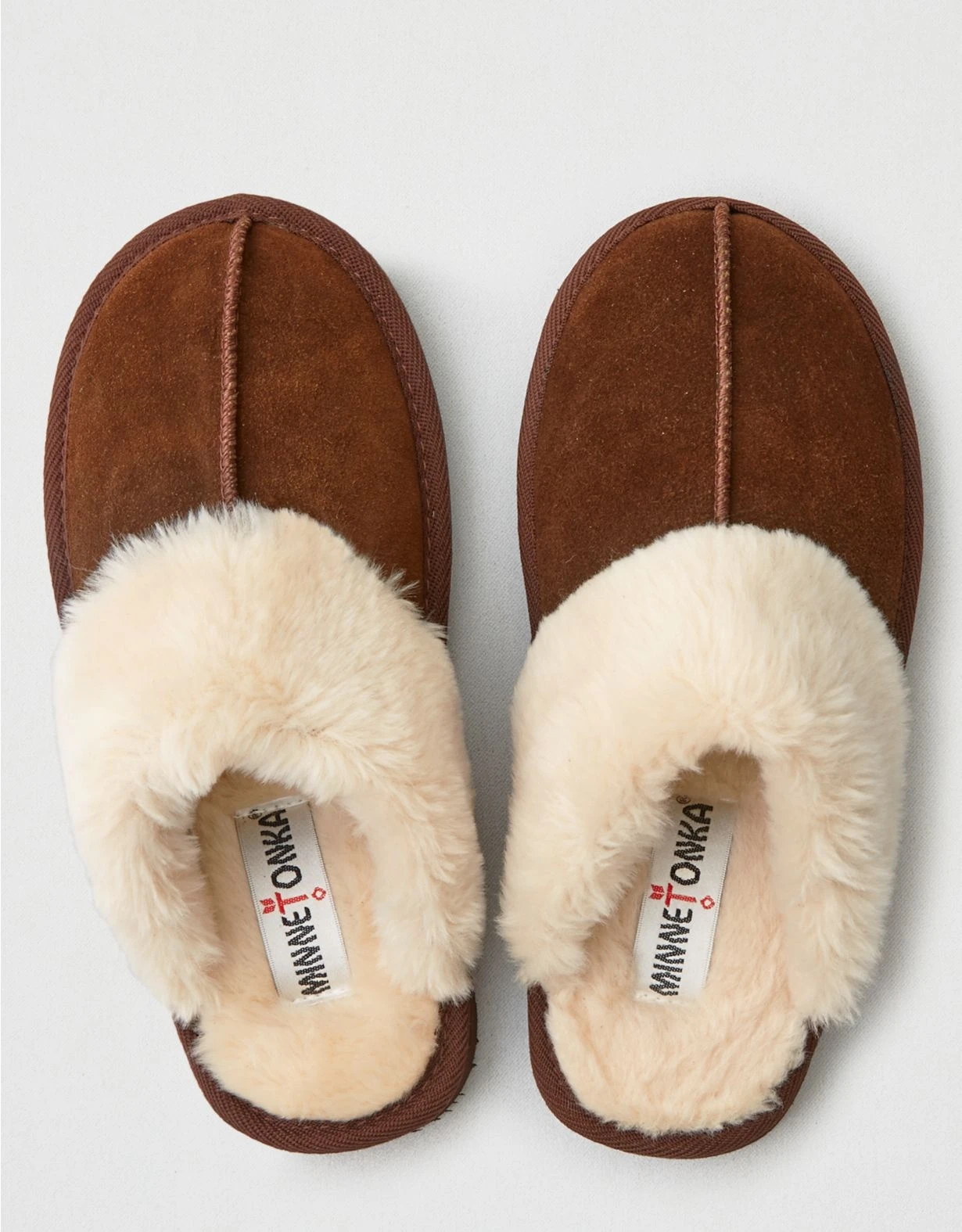 Minnetonka Women's Chesney Scuff Slipper - Image 2