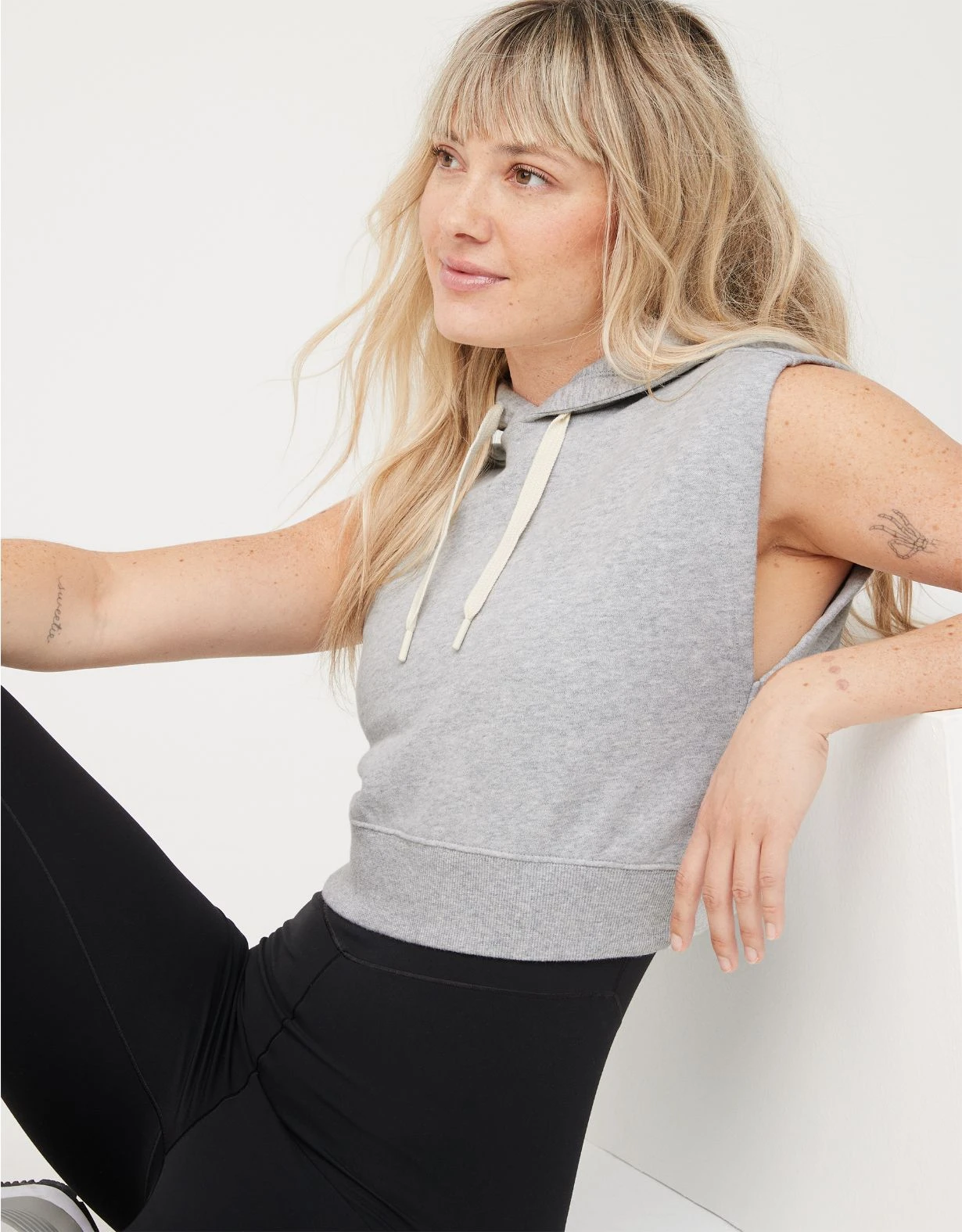 OFFLINE By Aerie Throw-Back Hoodie Vest
