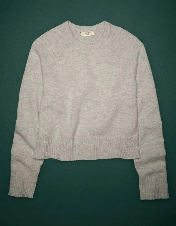 AE77 Premium Oversized Cropped Cashmere Sweater - Image 3